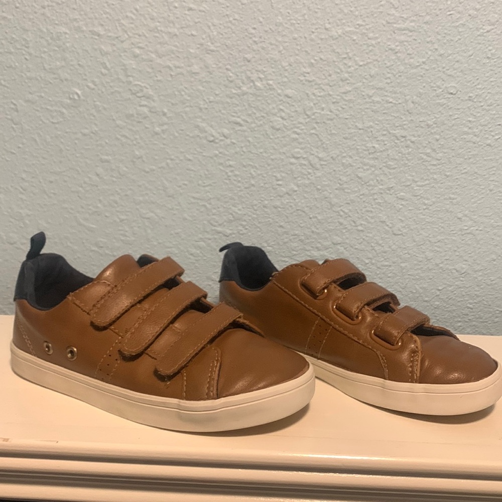 Old Navy three strap casual tan sneakers